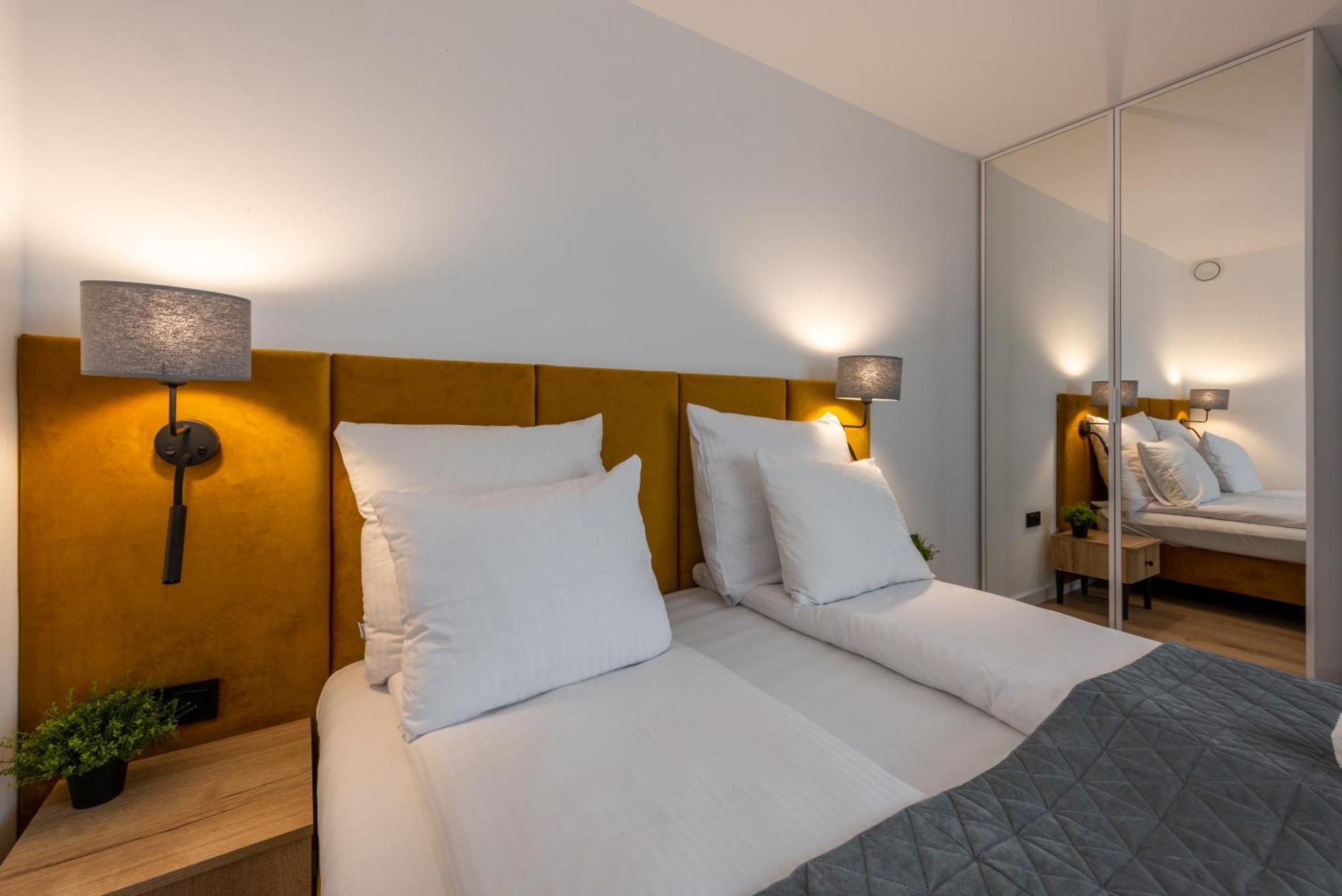 Inpoint Spacious Apartments Near Main Square & Kazimierz District Краків Номер фото